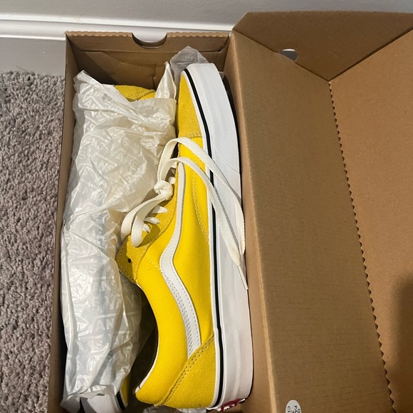 Vans Yellow Sneakers Classic Low-Top Style - Picture 5 of 7